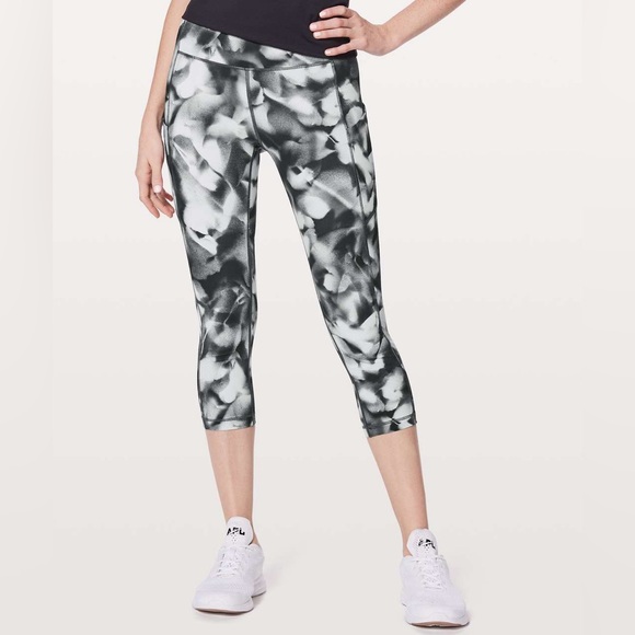 lululemon athletica Pants - Lululemon Speed Up Crop 21"